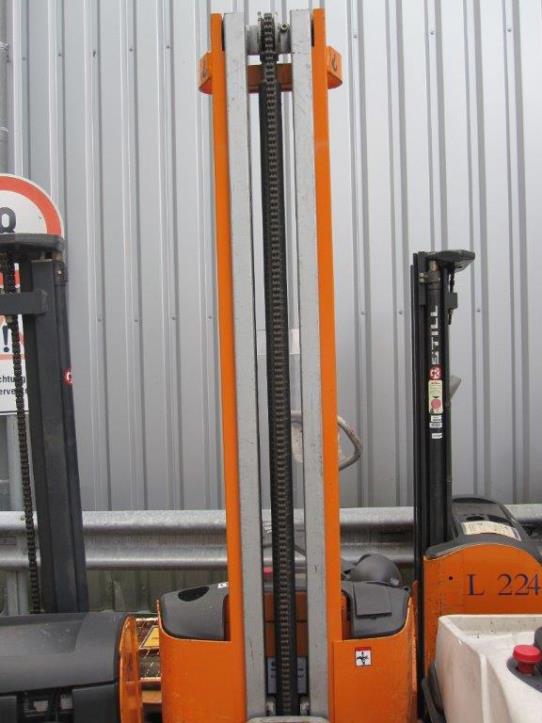 Gepflegte Flurförderfahrzeuge-5